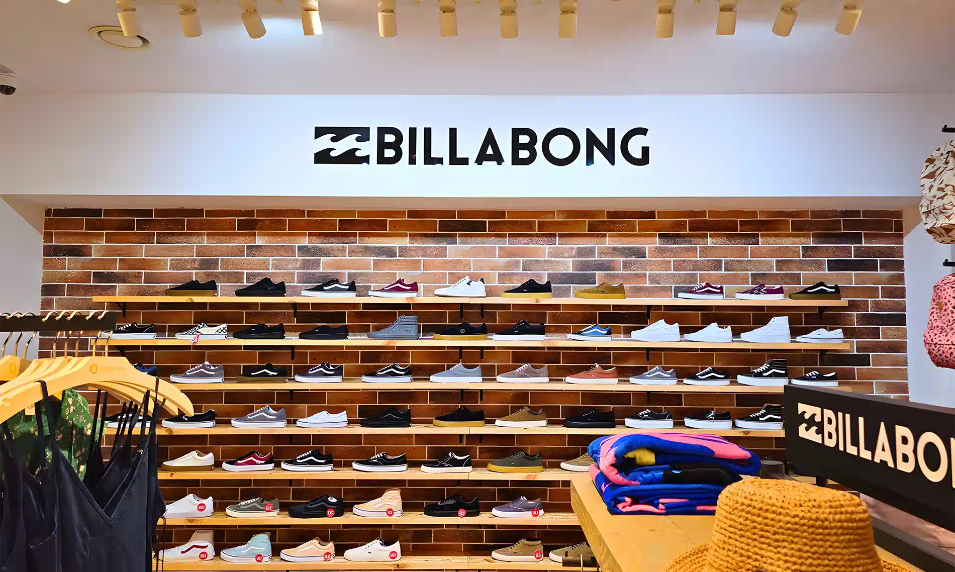 Banner 1 - Billabong アウトレット 日本